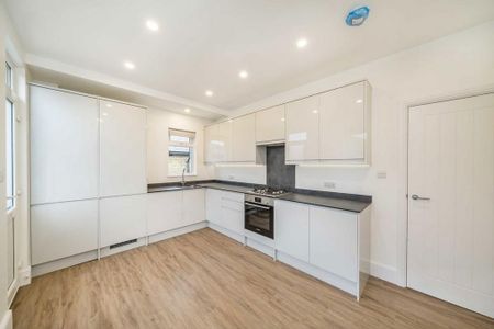 3 bedroom maisonette to rent - Photo 3