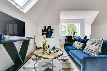 A unique and spacious one-bedroom flat forming part of this newly constructed exclusive development, located superbly for the extensive amenities of Ealing including West Ealing station. - Photo 3