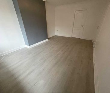 Angela Avenue, Royton - Photo 3