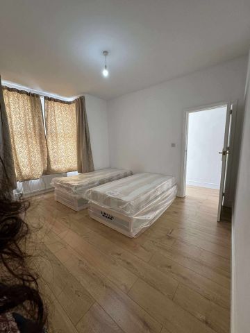 Room in a Shared House, Thorngrove Road, E13 - Photo 5