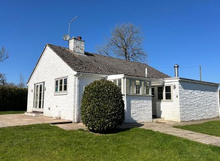 4 bedroom detached bungalow to rent - Photo 3