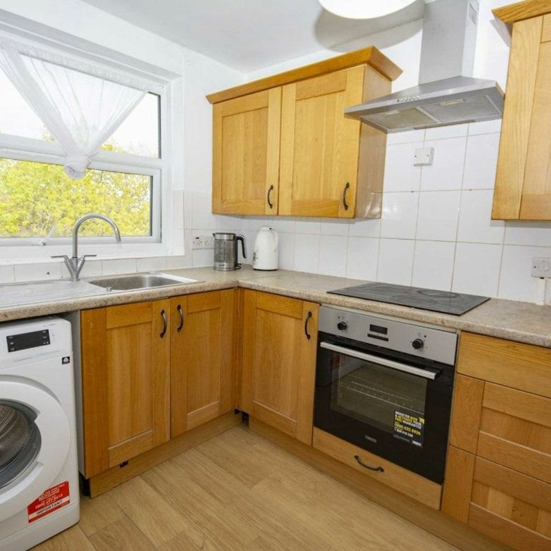 Fairview Court, NW4, London - Photo 1
