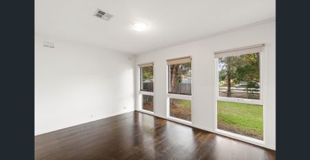 **REGISTER TO INSPECT VIA REALESTATE.COM.AU LINK & PHOTO ID MUST BE PROVIDED AT ENTRY, WHEN VIEWING ALL RENTAL PROPERTIES WITH BARRY PLANT FRANKSTON** - Photo 4