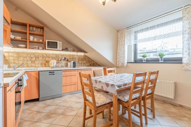 Mieszkanie do wynajęcia 2 pokoje Jerzego Żuławskiego, Kraków 70 m² - Фото 1