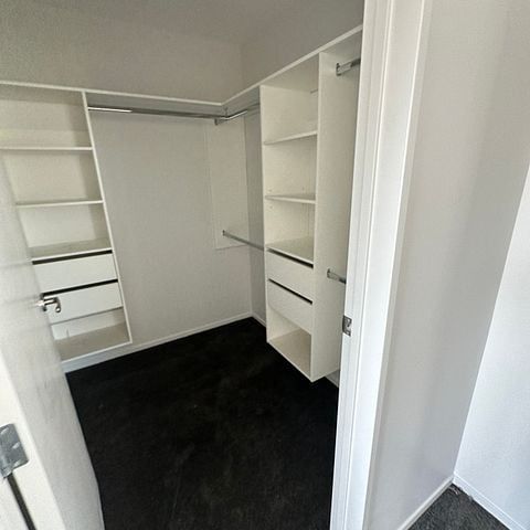 Brand New 5-Bedroom Home in Blockhouse Bay - Photo 1