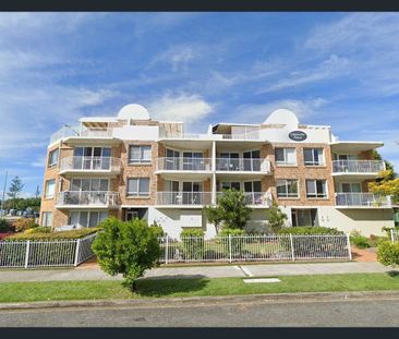 Modern 2-Bedroom Unit with Private Rooftop Retreat | Wynnum, QLD (M... - Photo 2