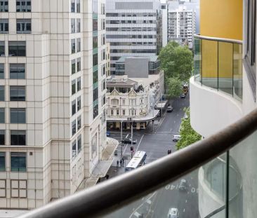 “Urban living in the renowned 'North' building” - Photo 1