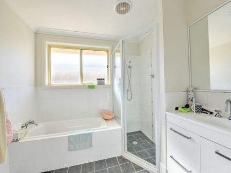 WESTDALE - Modern Four Bedroom - Photo 2