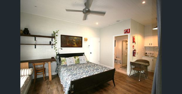 Studio Living - Photo 1