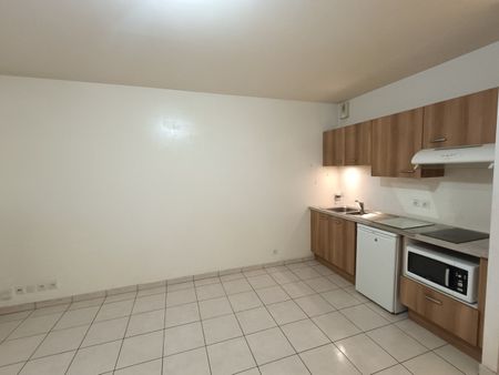 Location Appartement 1 pièce 25m² - Photo 3