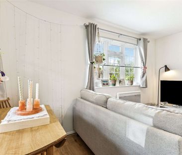 SINGLE TENANT ONLY- A small one bedroom house ideally located close... - Photo 1