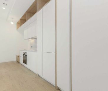 Great West Road, TW8, London - Photo 3