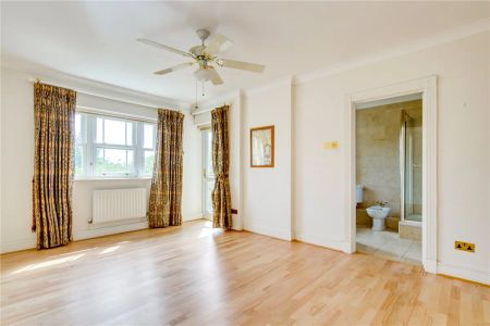 2 bedroom flat in Barnes - Photo 4