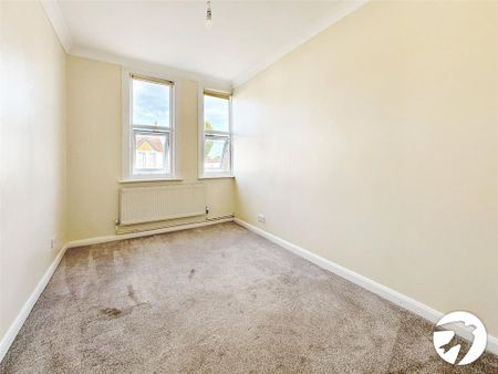 3 bedroom flat to rent - Photo 3