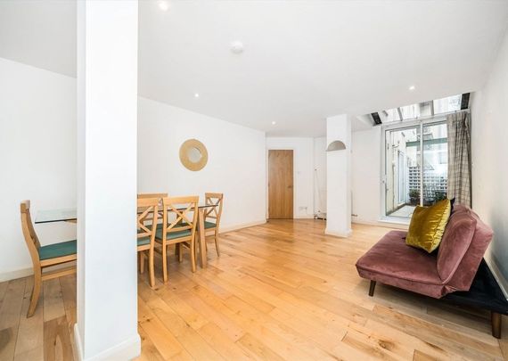 Bartholomew Close - Photo 1