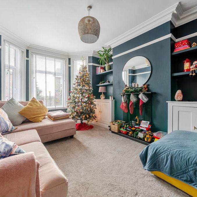 2 bedroom end of terrace house to rent - Photo 1