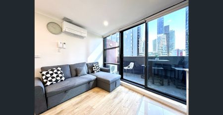 FURNISHED FLOORBOARD ONE BEDROOM APARTMENT AVAILABLE IN 139 LONSDALE STREET, MELBOURNE CBD !!! - Photo 2