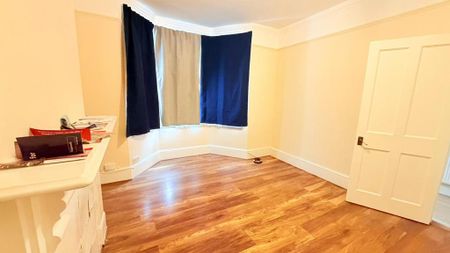 4 bedroom terraced house to rent - Photo 3