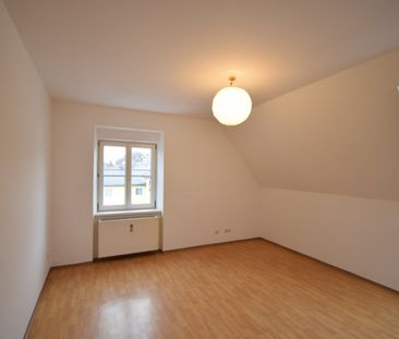 "PARSCH - Gemütliche Dachgeschosswohnung mit Blick ins Gebirge" - Photo 1