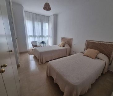 2 room luxury Flat for rent in Marbella, Andalusia - Photo 2
