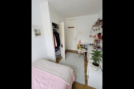 Room in a Shared Flat, Tompion House, EC1V - Photo 2