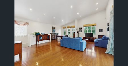 Modern Comfort and Space in a Quiet, Leafy Street - Photo 5