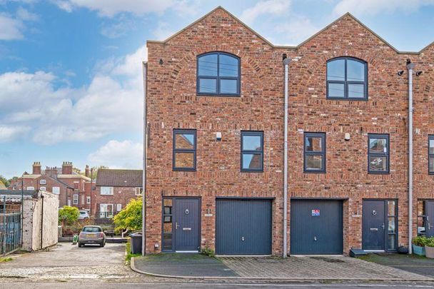 2 bedroom townhouse to rent - Photo 1