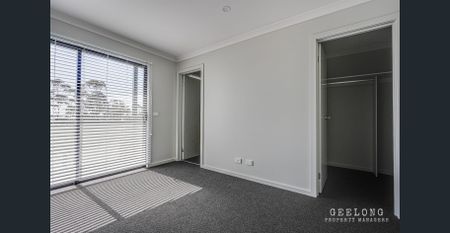 Brand New Modern Townhouse In Central Location. - Photo 5