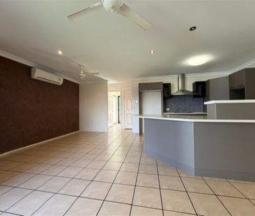 3 BEDROOM HOME IN MOUNT LOUISA + SOLAR + STUDY! - Photo 2
