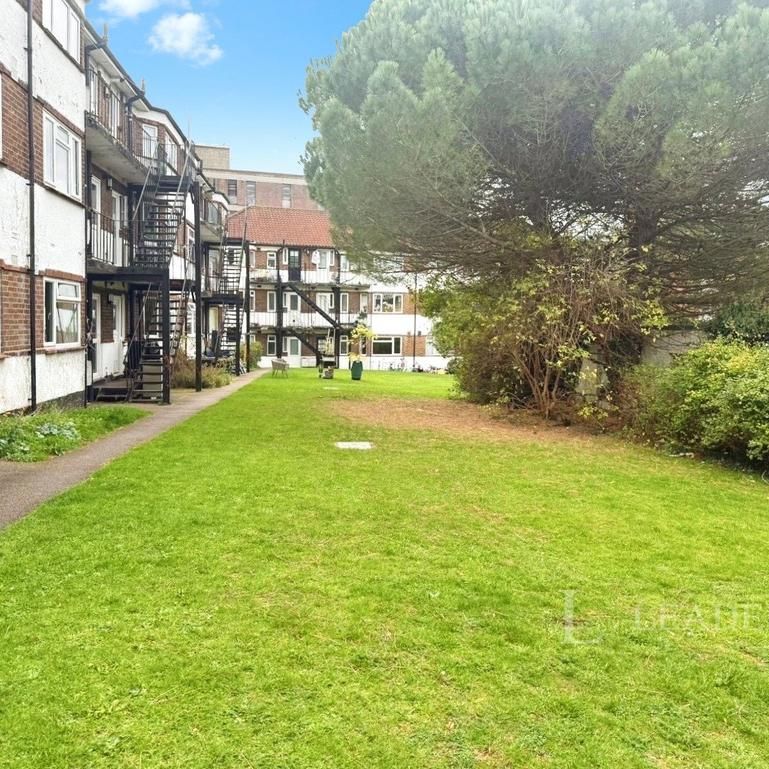 2 bedroom house to rent - Photo 1