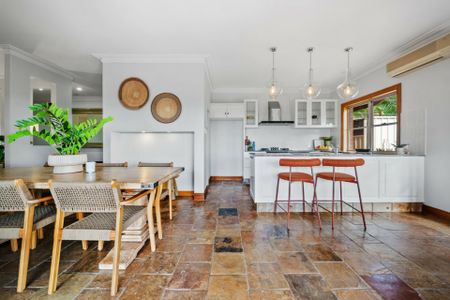COLONIAL ELEGANCE - Photo 3