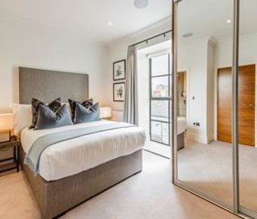 Two Bedroom Flat to rent in London - Photo 2