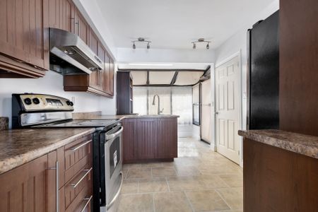 For Lease - 888 CHARLESWOOD Avenue, Overbrook - Castleheights and Area, Ontario - Photo 4