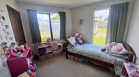 Pomona Oasis - Photo 4