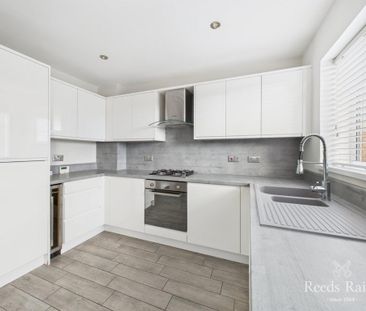 3 bedroom terraced house to rent - Photo 6