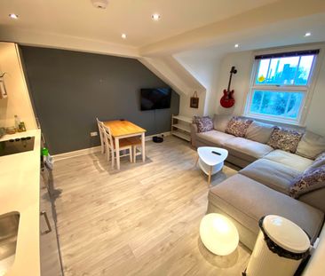 2 Bed Flat, Outram Road, CR0 - Photo 1