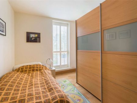 Contemporary family house in a well-sought after location - Photo 4