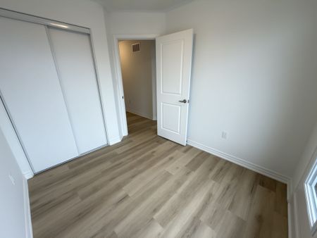 For Lease - 81 vinewood Crescent, Barrie, Ontario - Photo 4