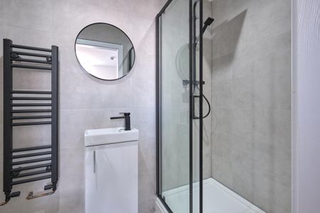 6 bedroom semi-detached house to rent - Photo 5