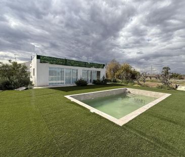 Luxury Villa for rent in Daimés, Spain - Photo 1