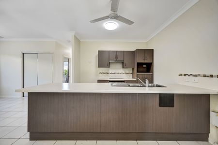 Charming and Versatile Home in Bushland Beach - Photo 4