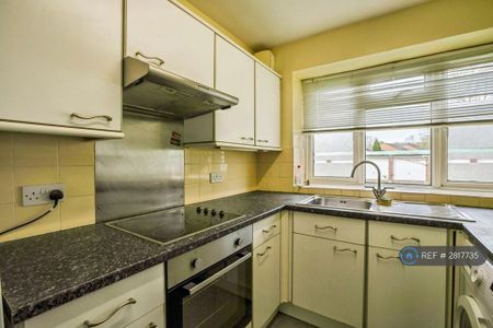 2 bedroom flat to rent - Photo 5