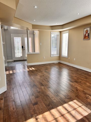 For Lease - 2 Southbend Drive, Brampton, Ontario - Photo 3