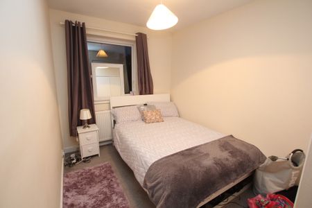 2 Bedroom Mid Terraced House, Chester - Photo 4