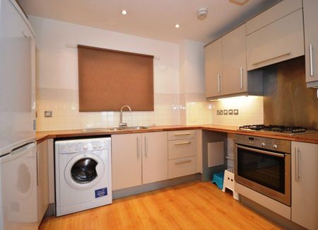 2 bedroom flat to rent - Photo 4