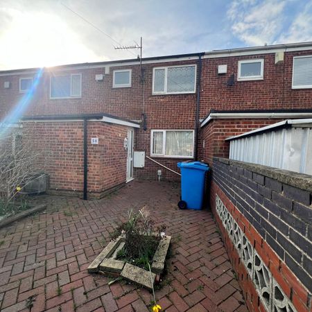 3 bedroom terraced house to rent - Photo 4