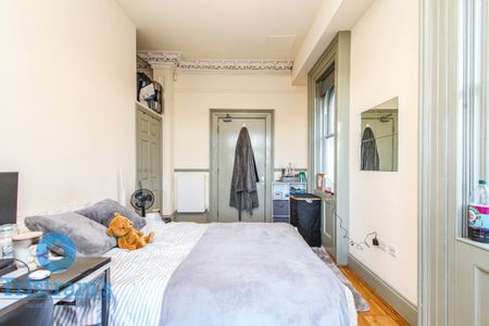 9 bed Semi-Detached House for Rent - Photo 3