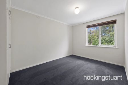 Ultra Convenient First Floor Apartment With Bonus Courtyard Space - Photo 3