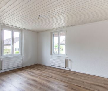 Beautiful 3-room apartment in Meyriez – on the 1st floor with a porch - Photo 4