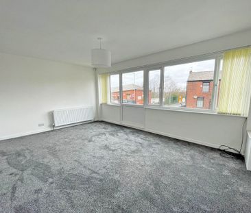 Hollins Road, Oldham - Photo 1